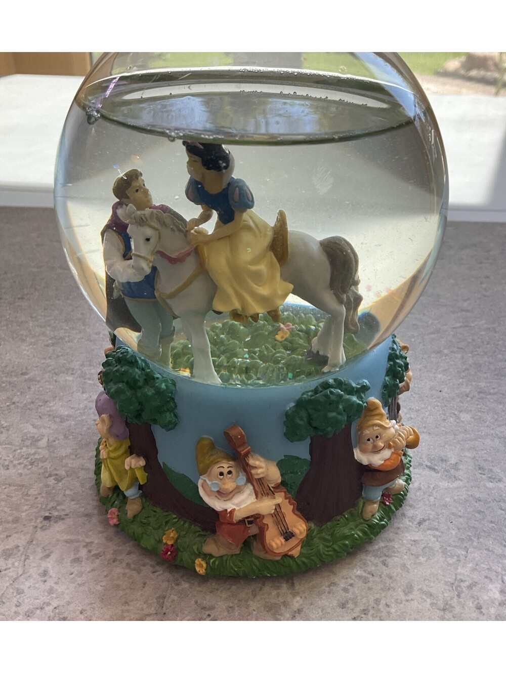 Disney Enesco Snow White Dwarfs I Love You Truly Snow Globe Christmas Snowglobe